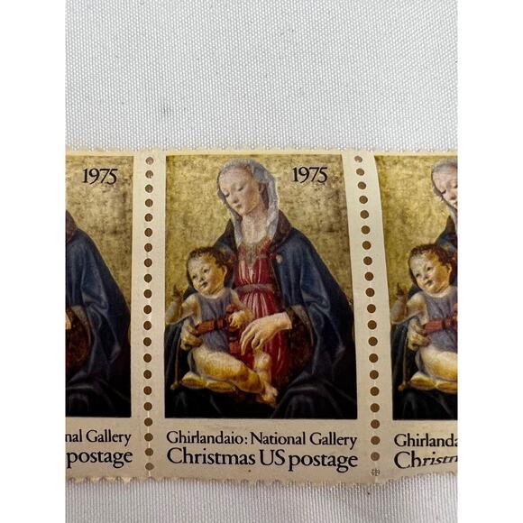 4 U.S. 1975 Christmas Stamps - Picture 3 of 3